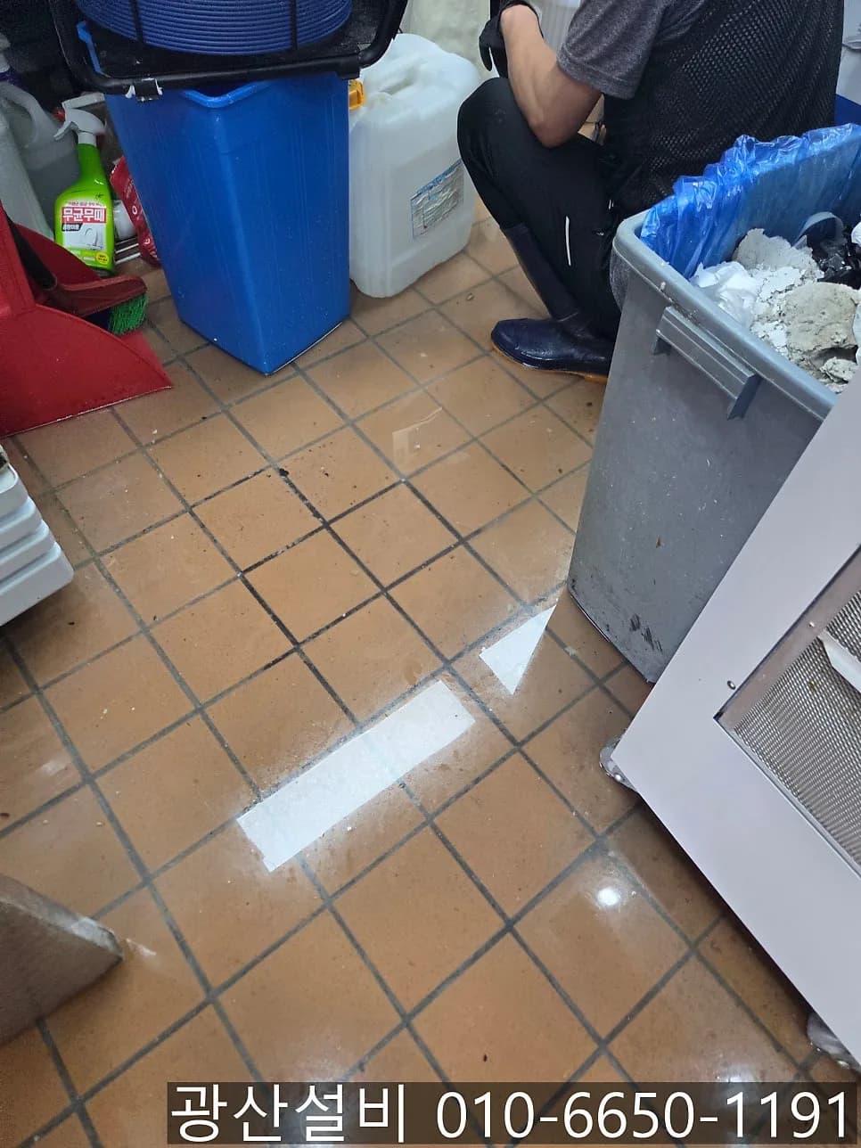 송정동 하수구막힘 — 가게 옆 통로 배수구는 빗물과 오수가 같이 지나갑니다